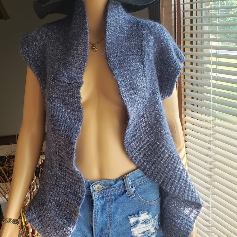 Knitted sweater vest